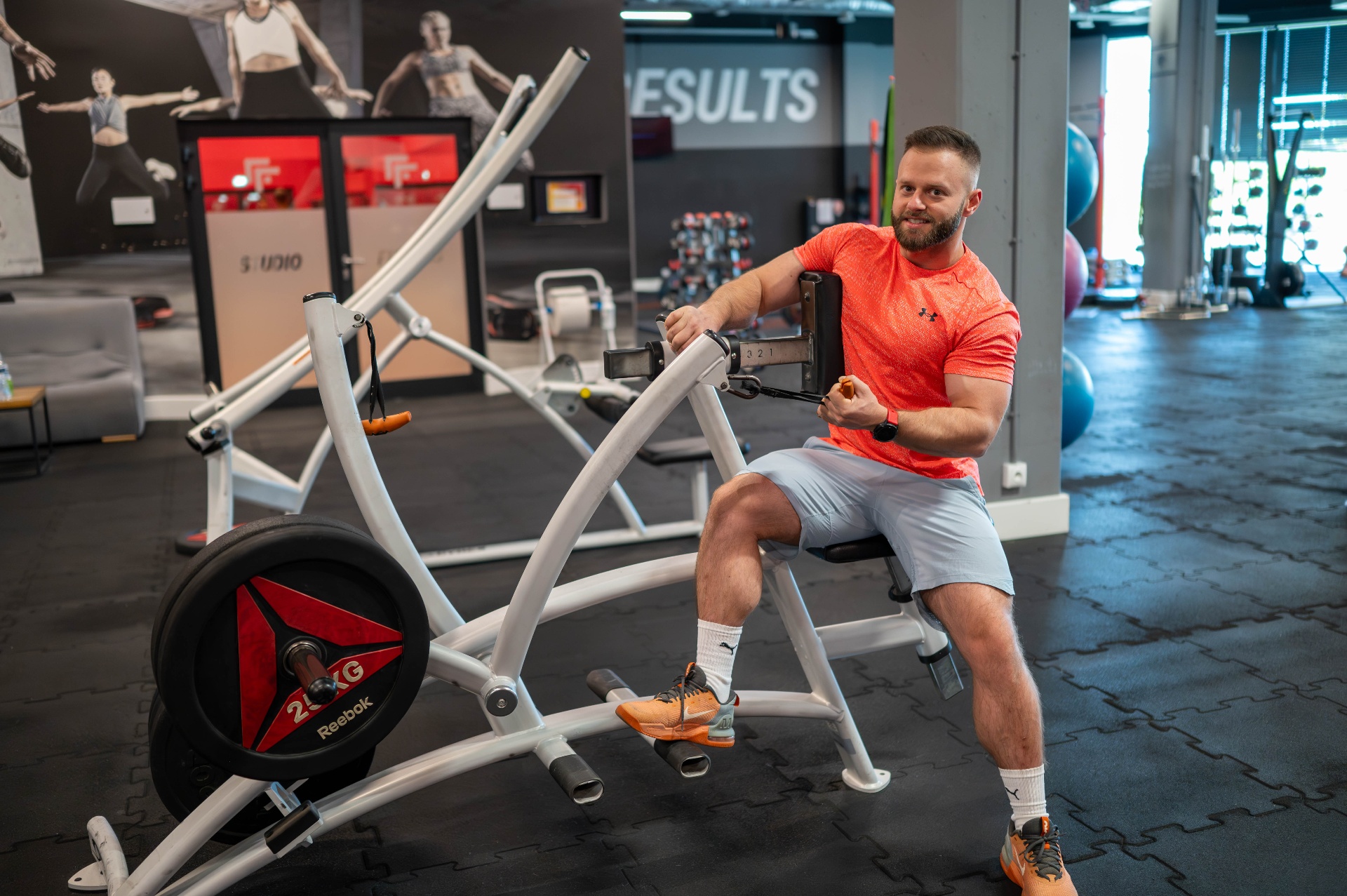 Trening w studio Physique Pro Team